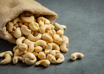 Cashew traders cautioned on illegal exports
