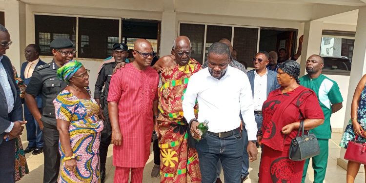 Central Regional Minister seeks Oguaamanhene’s guidance in harnessing tourism potential
