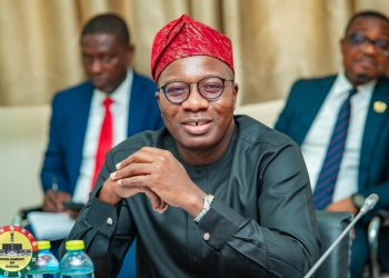 Mahama Ayariga Calls for Trust in Asantehene’s Peace Mediation Efforts