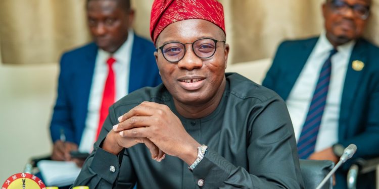 Mahama Ayariga Calls for Trust in Asantehene’s Peace Mediation Efforts