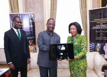 Commonwealth Secretary-General Accepts Otumfuo Gold Coin, Lauds His Role as Pillar of Peace