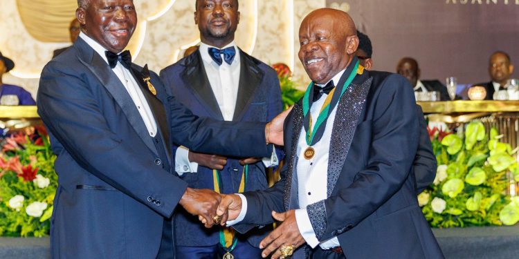 Otumfuo Confers Commemorative Gold Medals on Distinguished Leaders